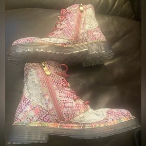 Unique Maher boot with rubber soles